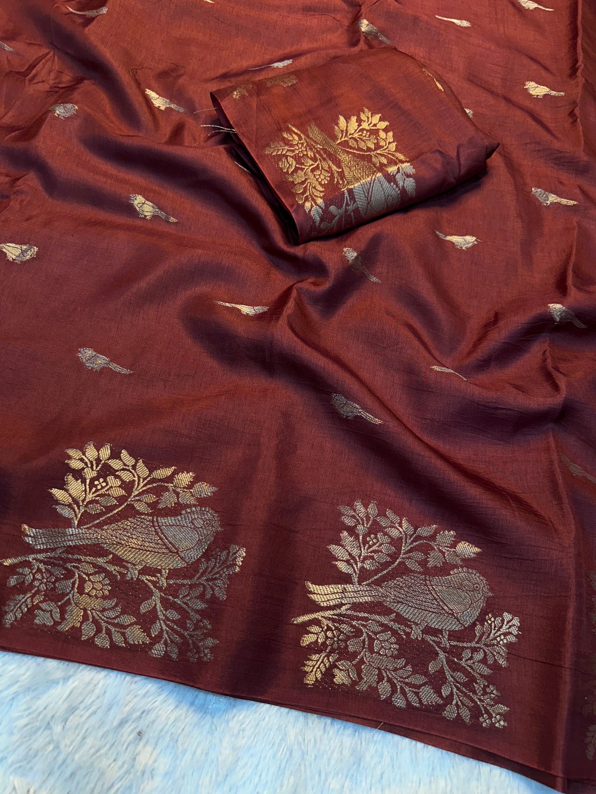 Premium Muslin Silk Shaded Saree with Woven Traditional Motifs & Running Blouse