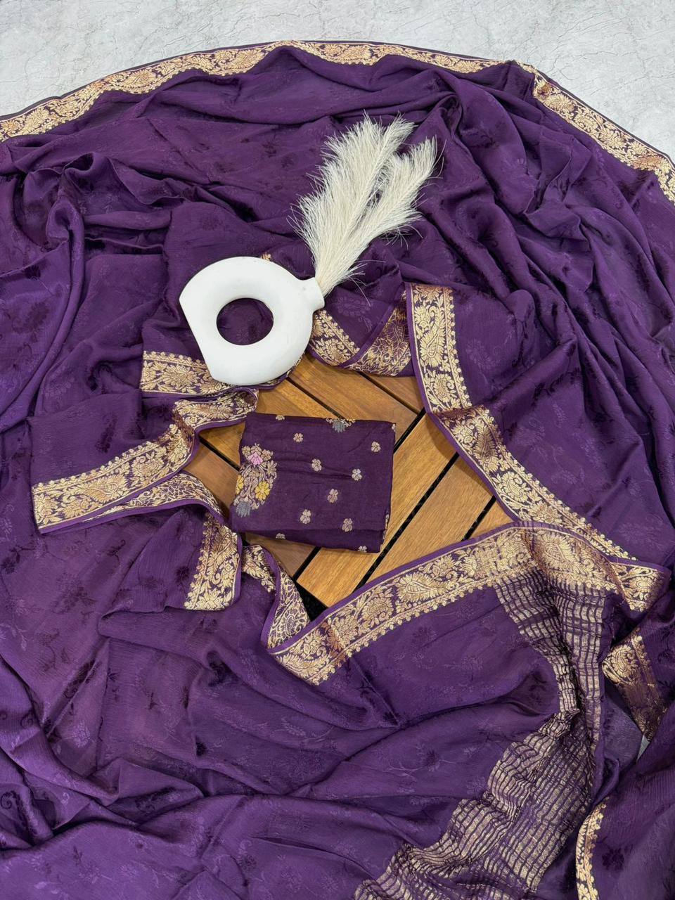 Pure Viscose Chinnon Chit Pallu Saree with Self Jacquard Weaving & Zari Keri Border – Designer Party Wear
