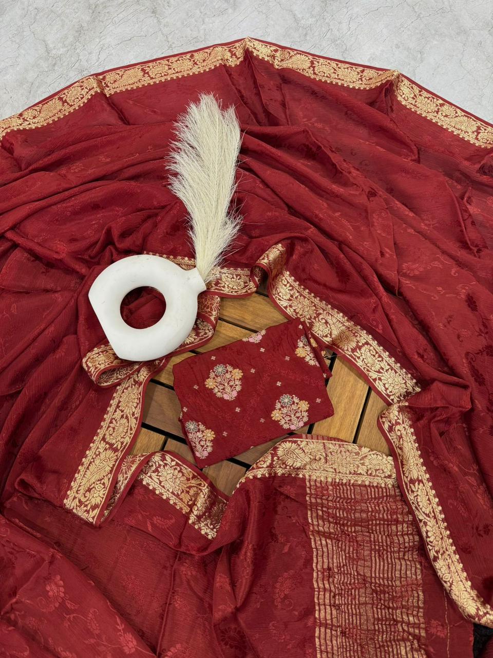 Pure Viscose Chinnon Chit Pallu Saree with Self Jacquard Weaving & Zari Keri Border – Designer Party Wear