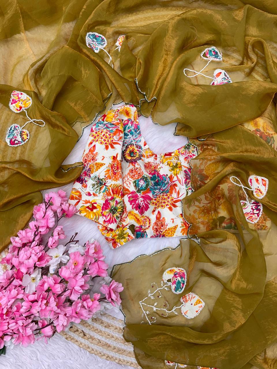 Premium Shreeveli Silk Saree with Designer Khatli Handwork & Scalloped Aarco Border – Luxury Ethnic Wear